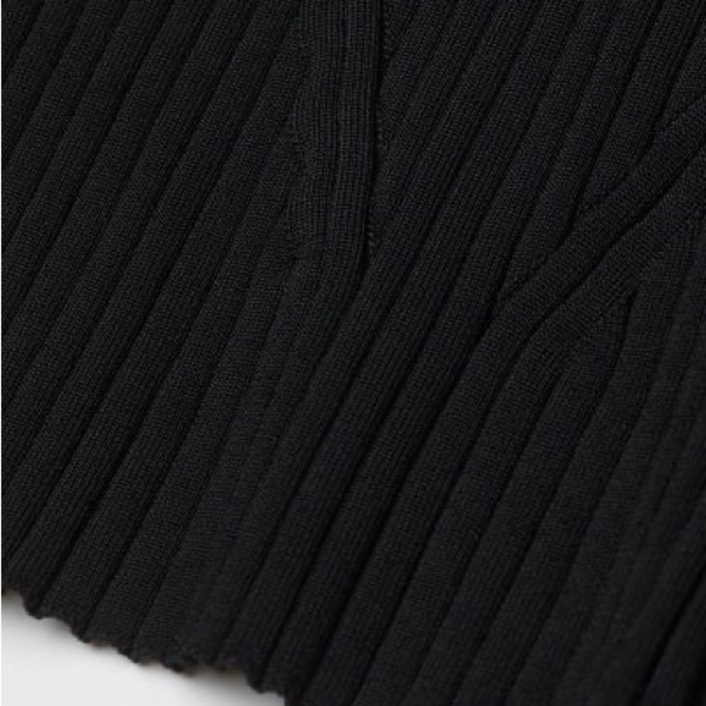 Black Rib-knit Top - Picture 2 of 3